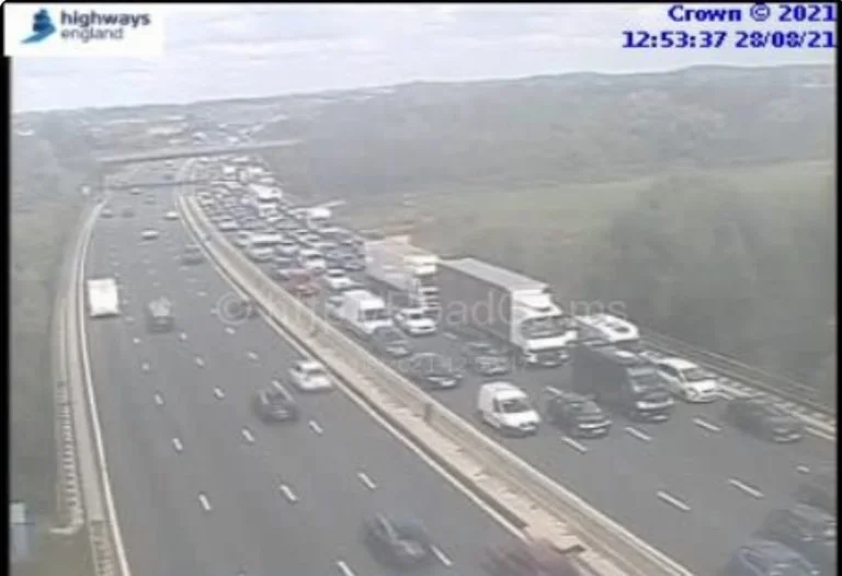 M1 southbound East Midlands Airport – 5 mile queues 60 min delays – car fire