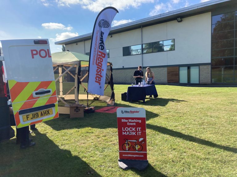 Rushcliffe police give free bike locks to students on Freshers’ Day