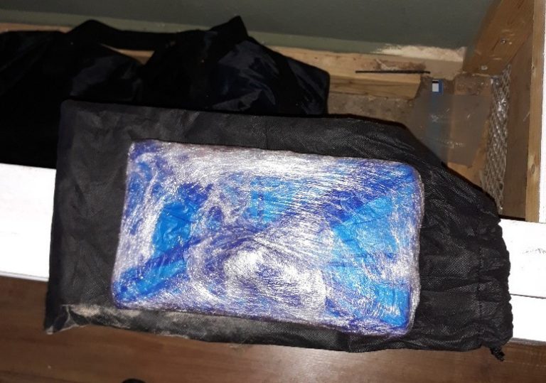 ‘Major drugs den’ operation suspected as police recover £250,000 of Class A drugs, weapons and cash at Nottingham address