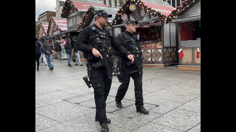 Armed police officers resume reassurance patrols in Nottingham city centre