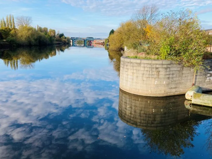 river trent bridge over the River Trent