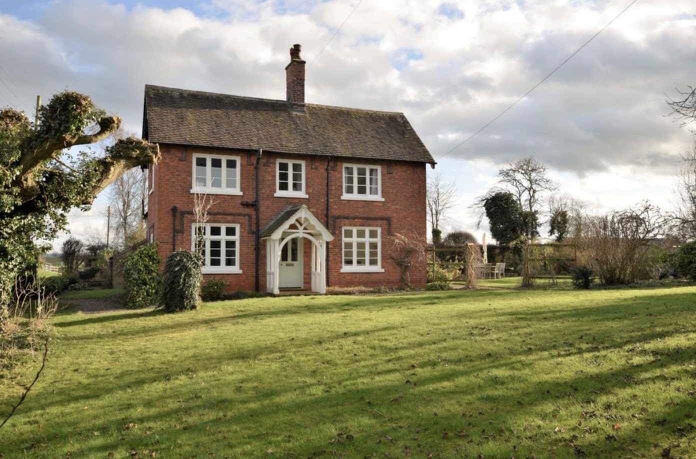 Pictures £2.5m The Old Farmhouse and The Barn in Rushcliffe for sale