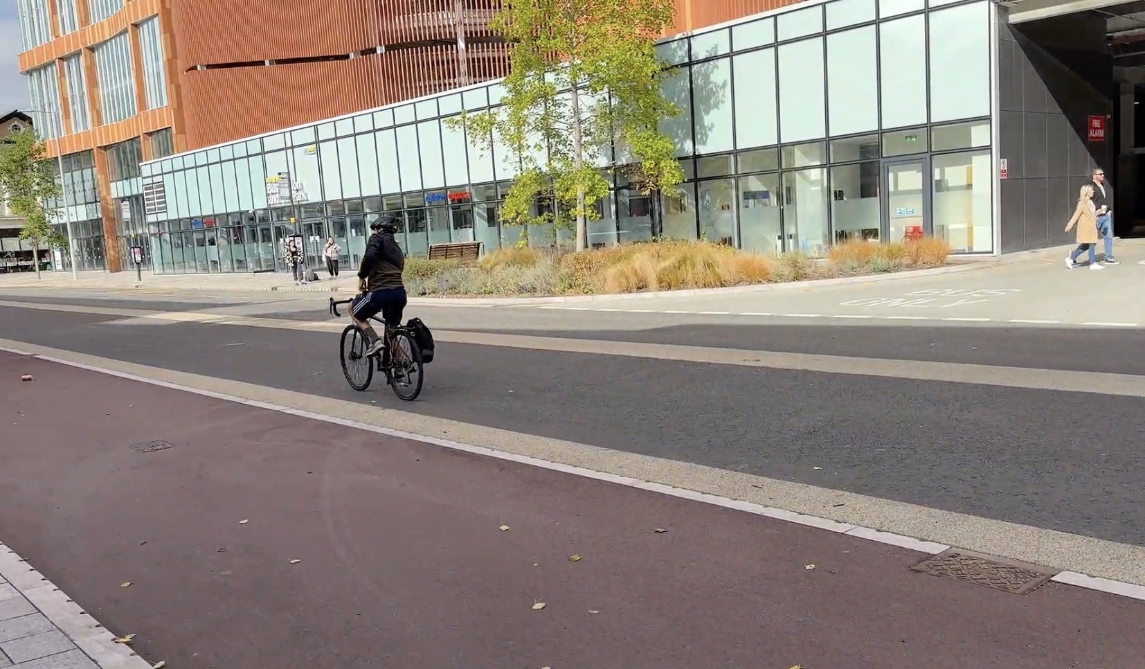 Motorists caught parking on new Canal Street cycle lane - are cyclists using it? Screenshot 2023 05 17 at 19.49.06