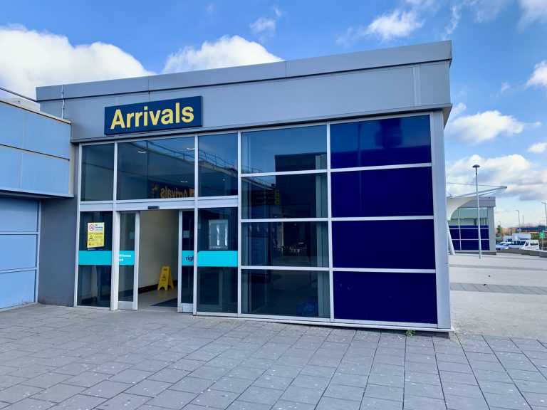 East Midlands Airport arrivals © westbridgfordwire.com