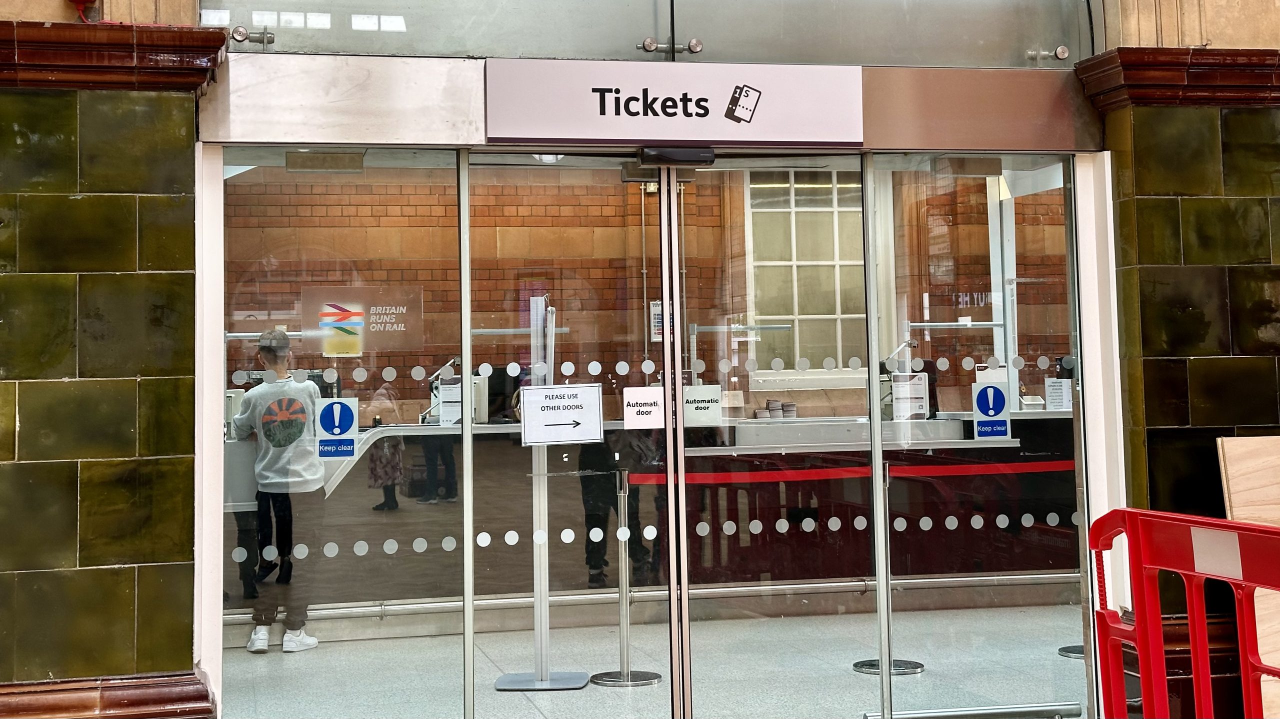 Nottingham Station ticket office 