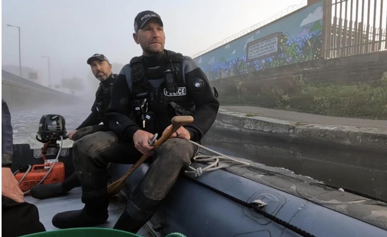 West Bridgford police raid boat on Nottingham Canal and two homes making three arrests