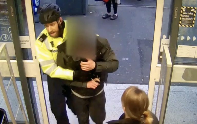 Police officer on a bike catches shoplifter red-handed