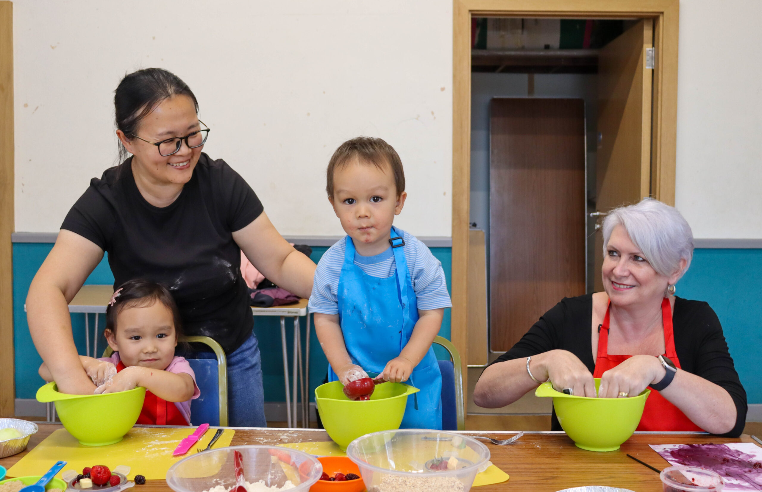 RBCs Deputy Leader Cllr Abby Brennan visited cook and explore session scaled