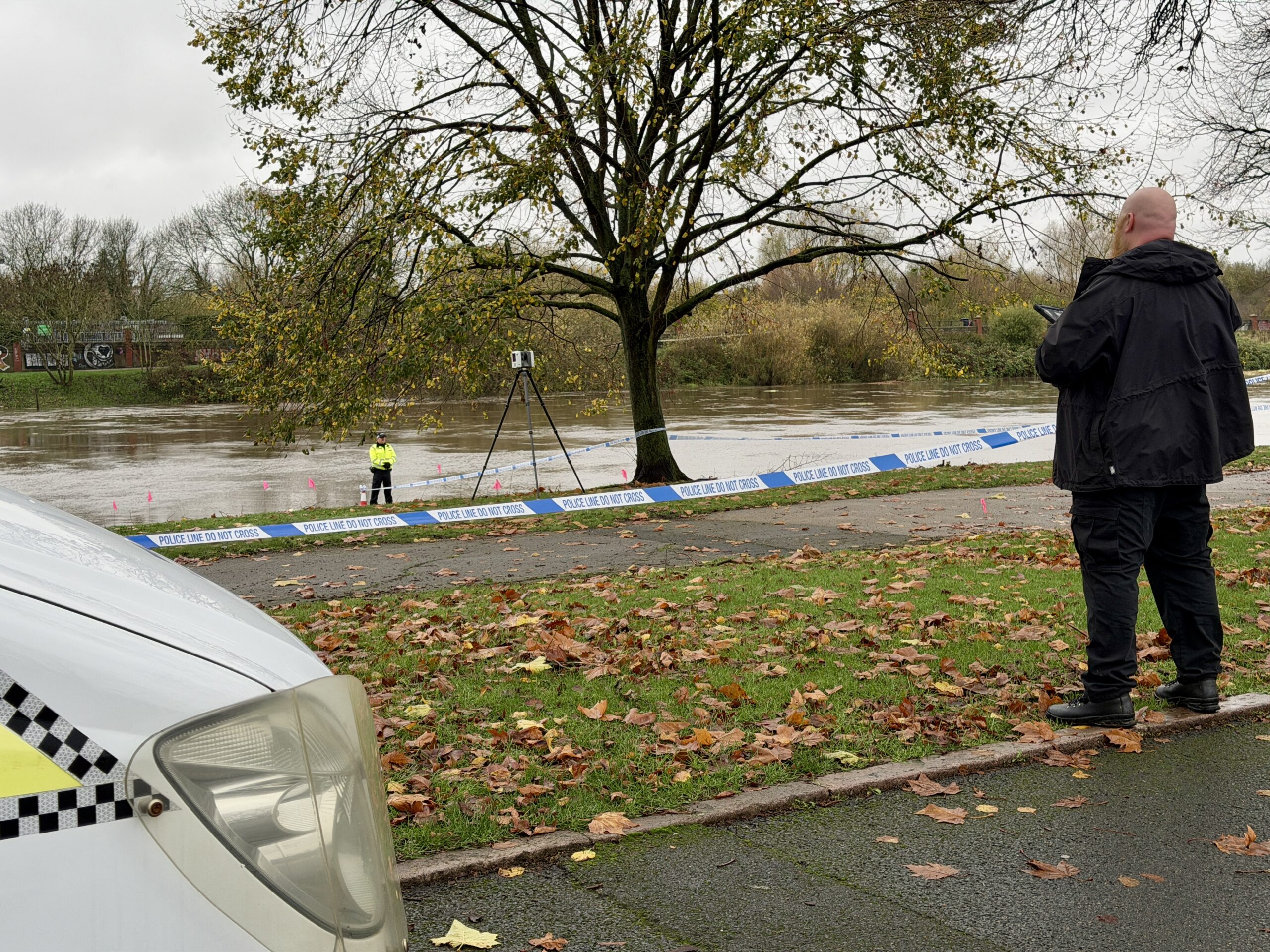 Police incident on Victoria Embankment IMG 1525 scaled