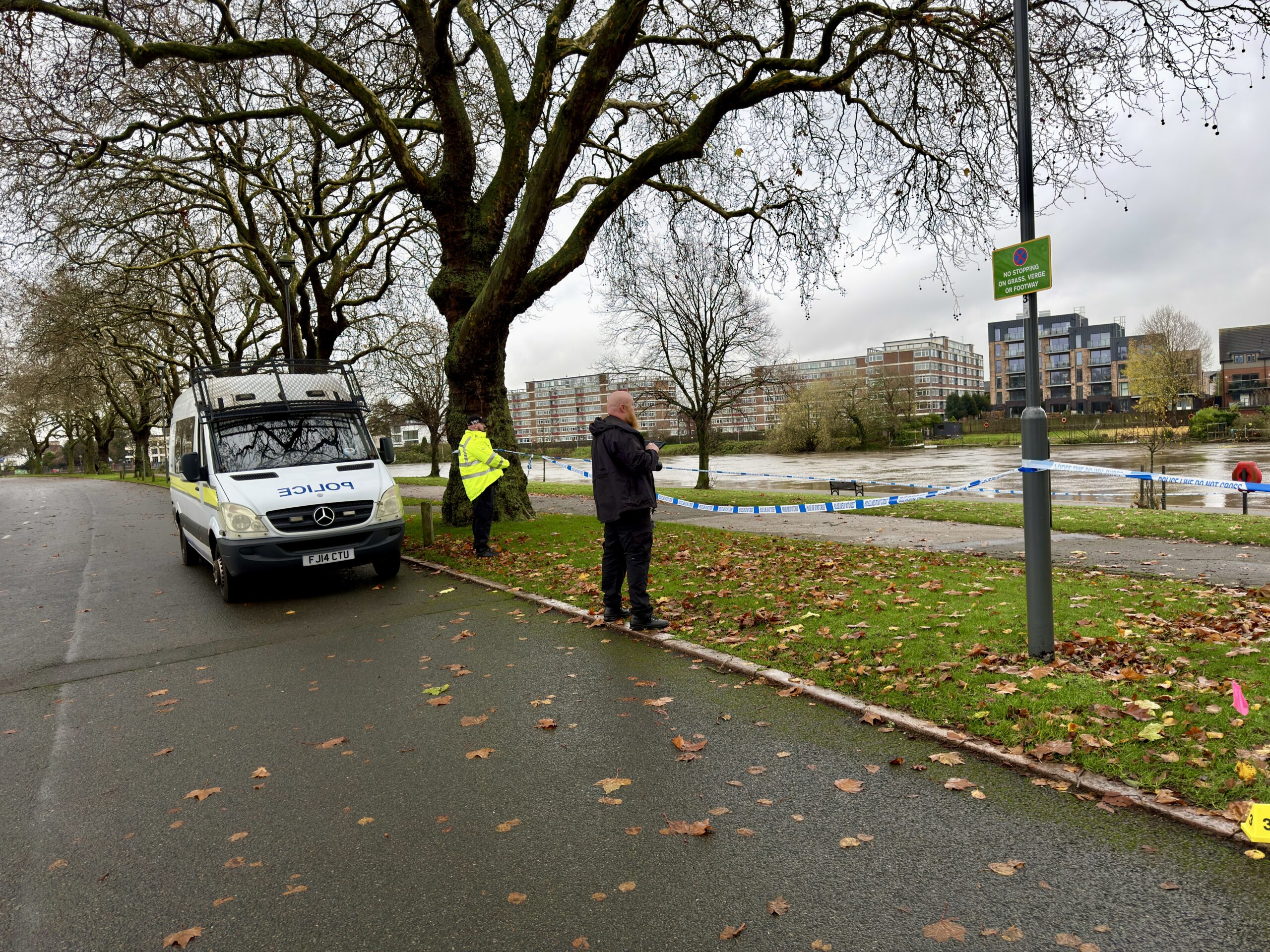 Police incident on Victoria Embankment IMG 1530 scaled