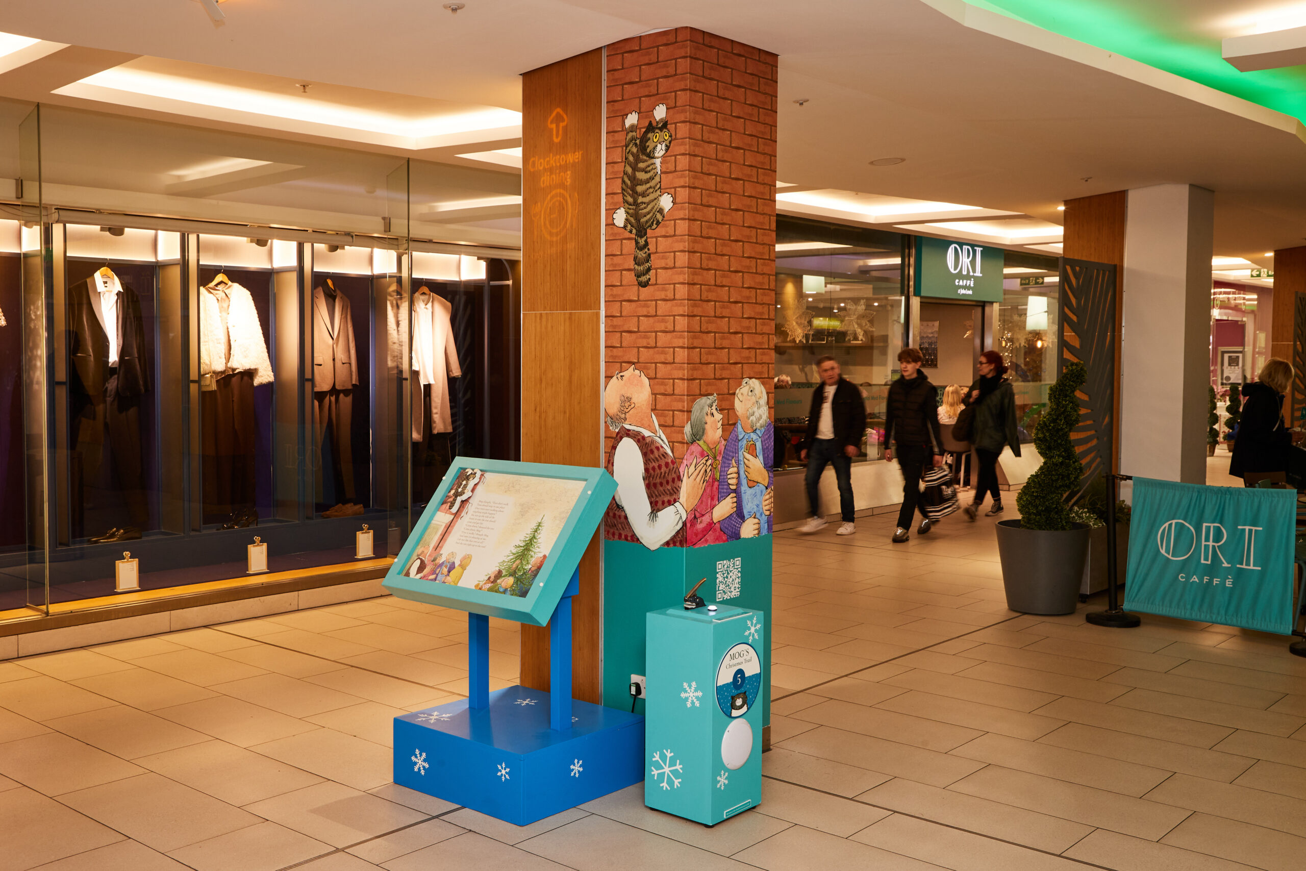 Mog Christmas Trail has landed at Victoria Centre Y523 0643 scaled