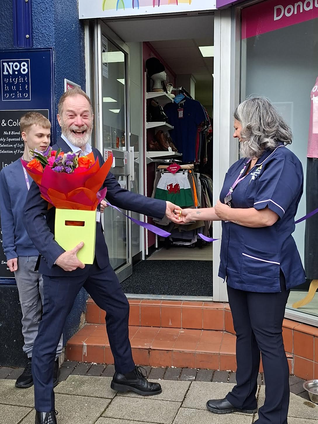 West Bridgford shop reopens to support care for 1 in 4 local people at end of life 1 16