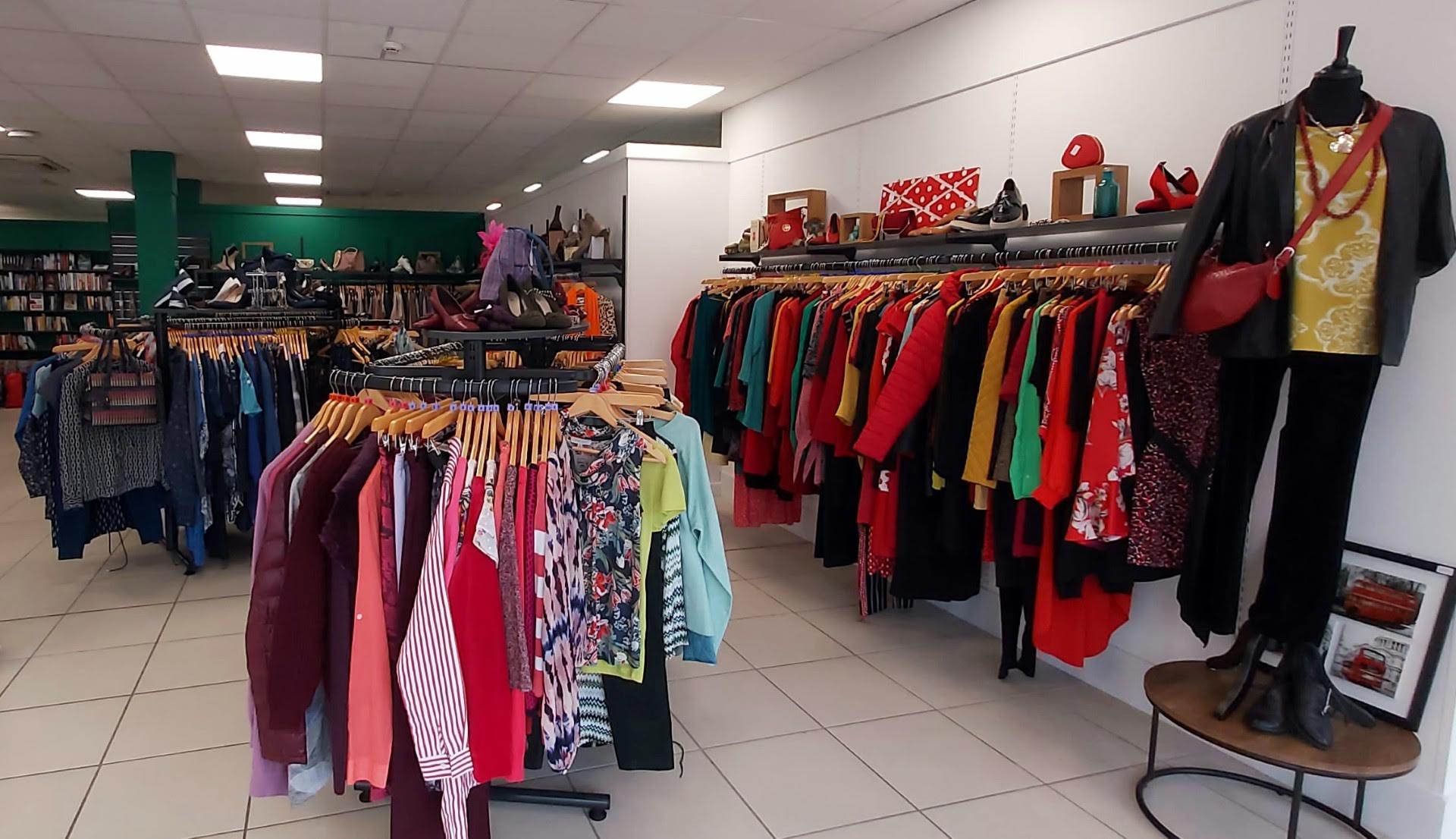 Lincs & Notts Air Ambulance opens shop in Arnold 0 3 1