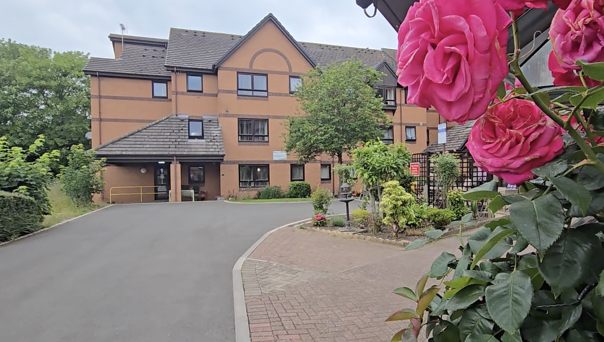 Residents fear loss of light and privacy if Clifton apartment block is built Screenshot 2026 06 16 at 17.13.47