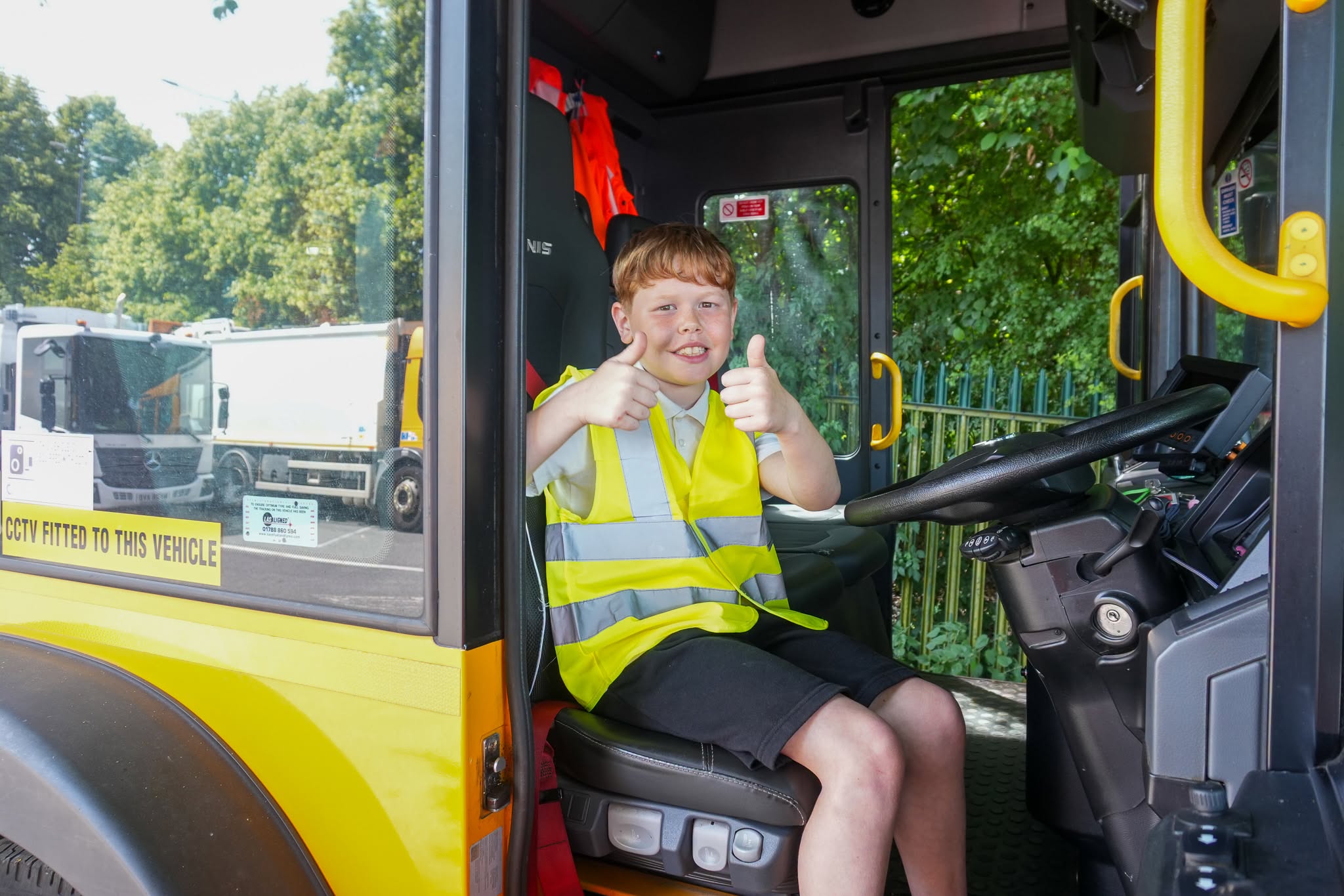 Pupils’ artwork brightens up Nottinghamshire bin lorries 734570385 26679435938396561 485513968413296282 n.png