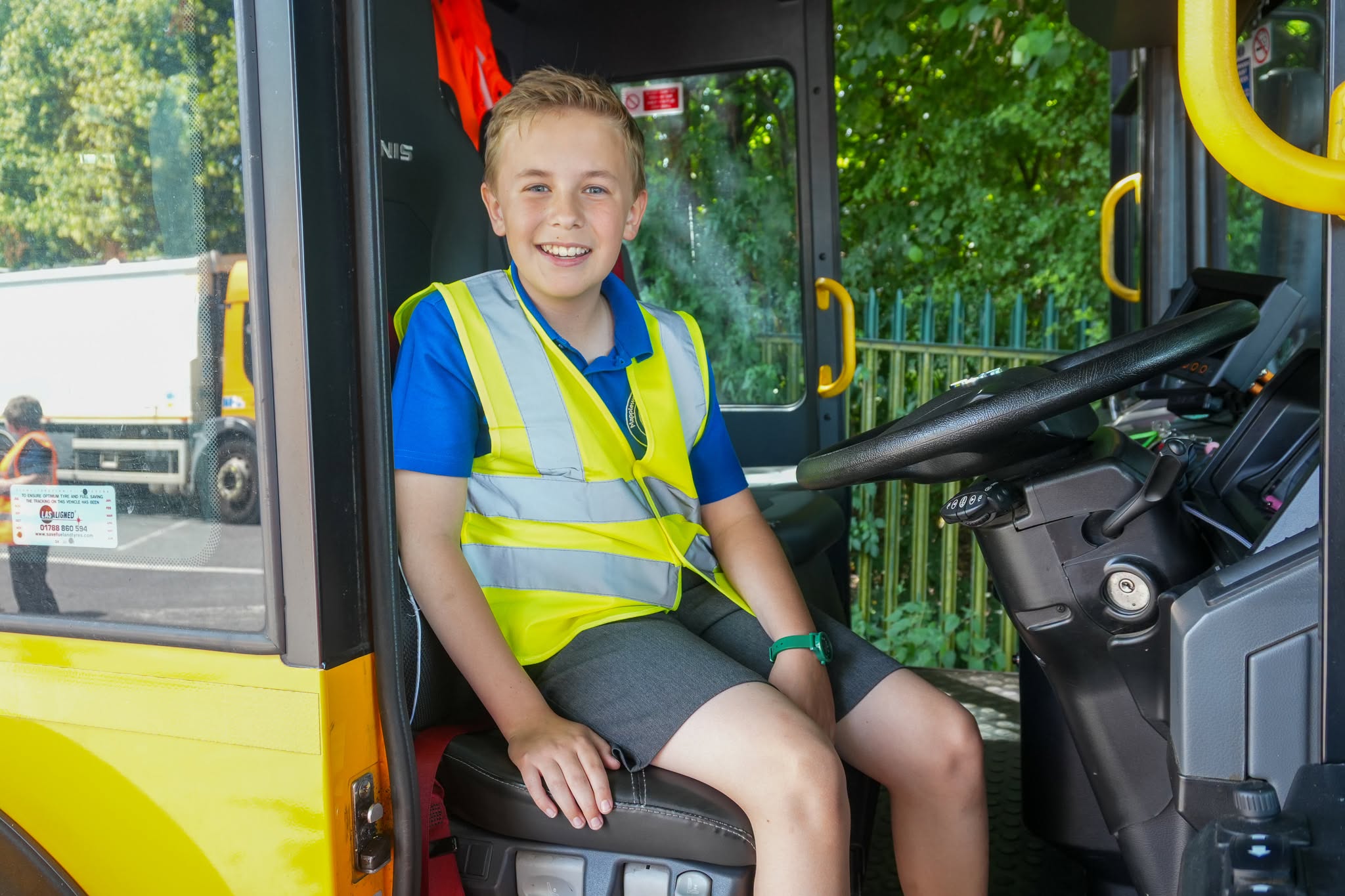Pupils’ artwork brightens up Nottinghamshire bin lorries 735877545 1493452135425028 223638022887047089 n.png