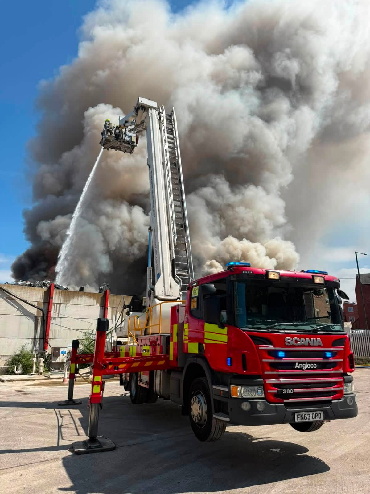 Pictures show extent of massive Basford scrapyard fire 740741148 1487921470036435 8245701532357486872 n