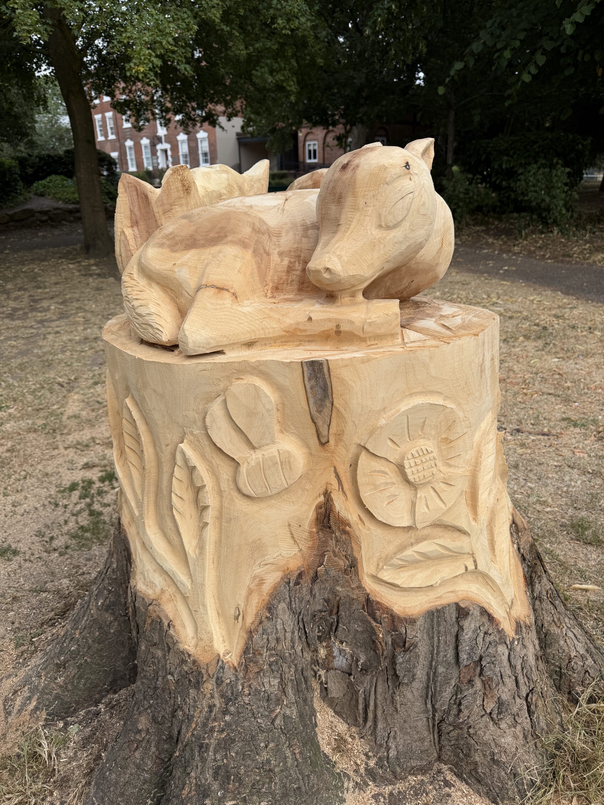 Second tree sculpture completed in Bridgford Park IMG 5316 scaled