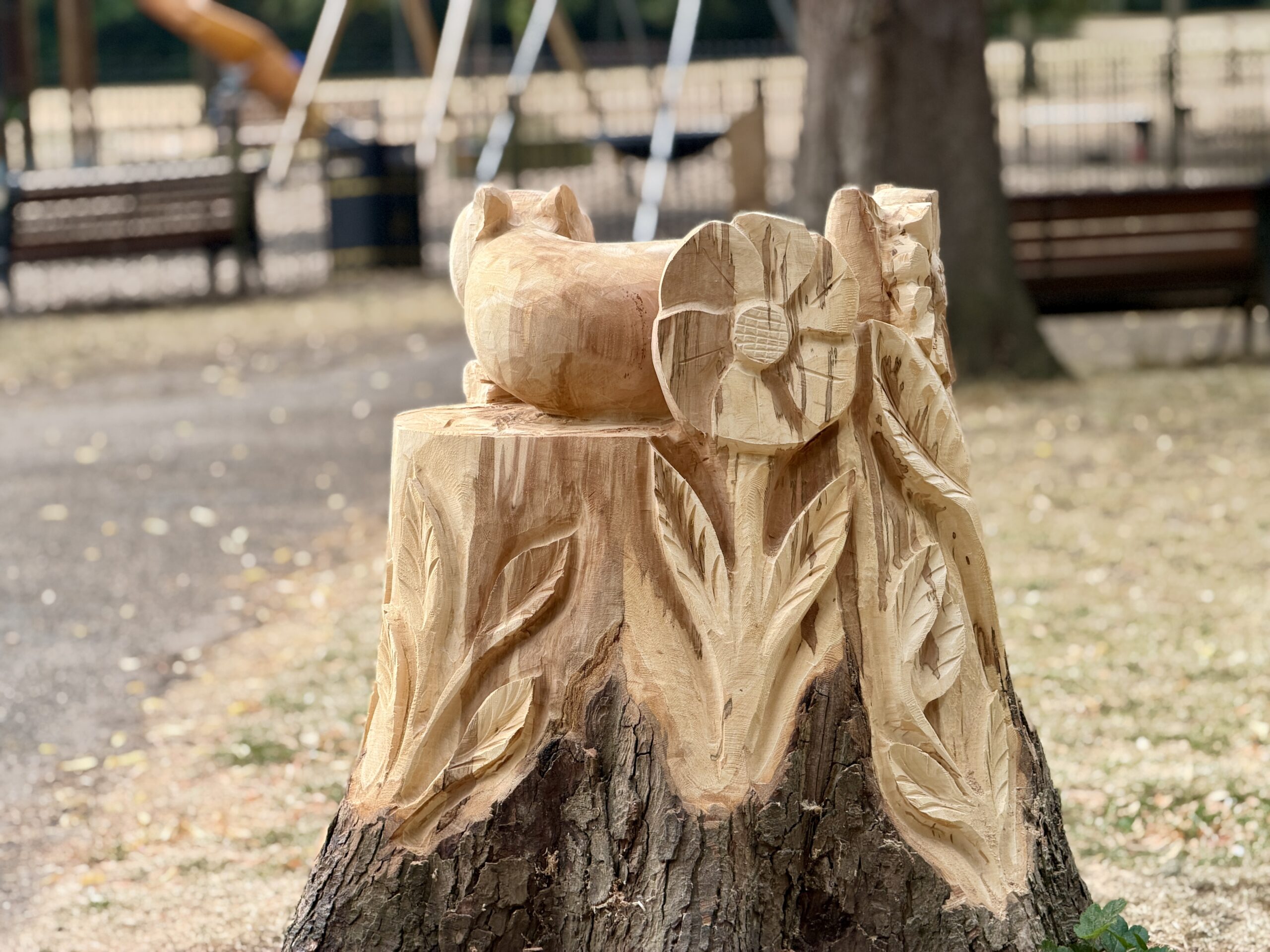 Second tree sculpture completed in Bridgford Park IMG 5322 scaled