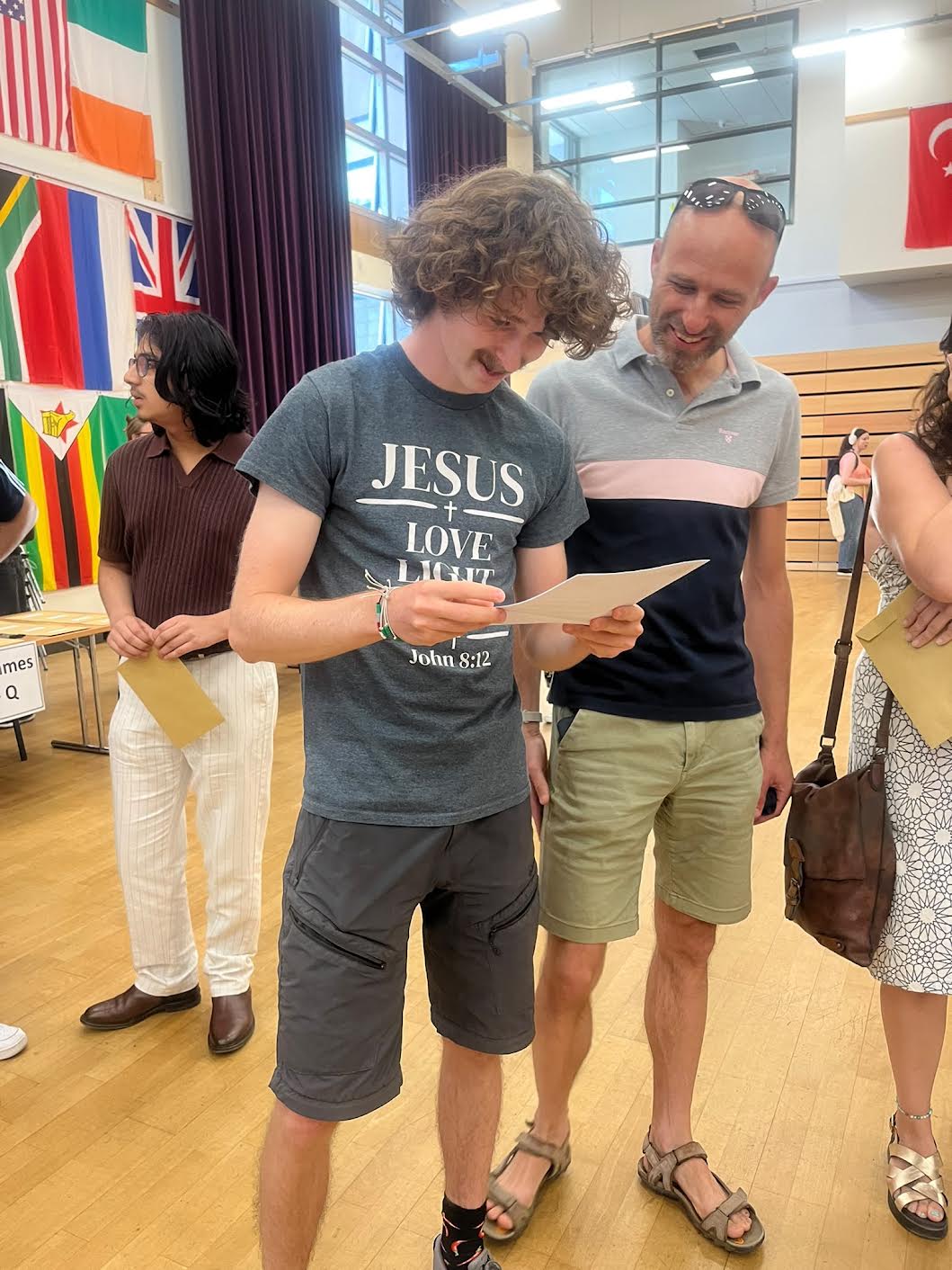 Nottingham Emmanuel School celebrates best A-Level results in recent years 0 5 1