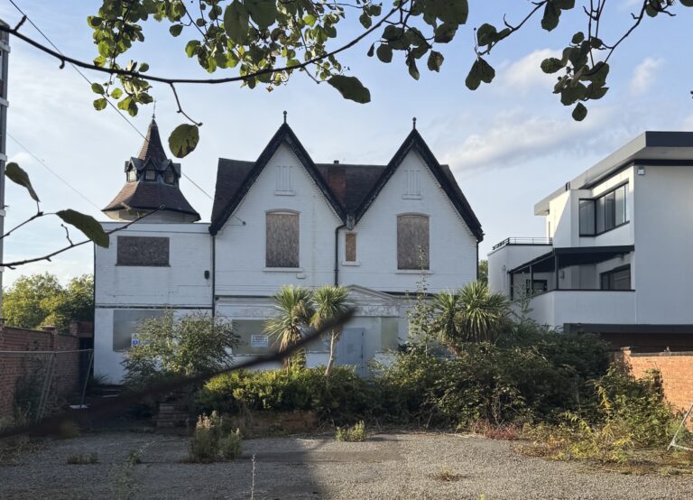 New application for Victorian riverside property at centre of demolition petition