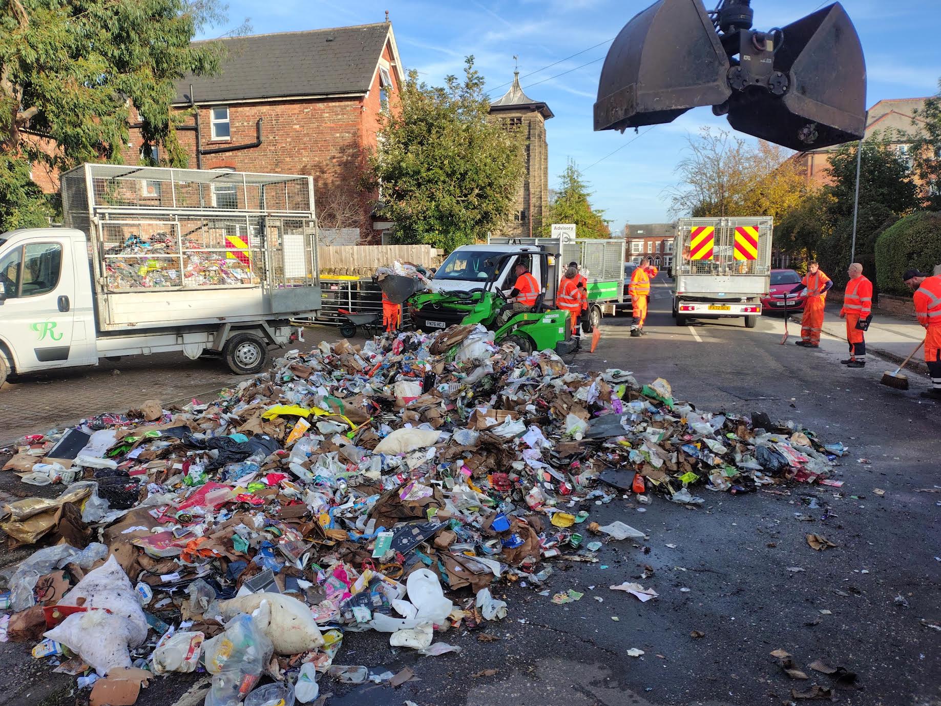Suspected vape battery sparks bin lorry fire in West Bridgford 1 6 2