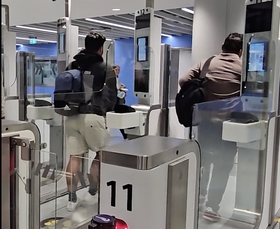 East Midlands Airport becomes the first UK airport with contactless eGate tech Screenshot 2026 10 06 at 16.20.50